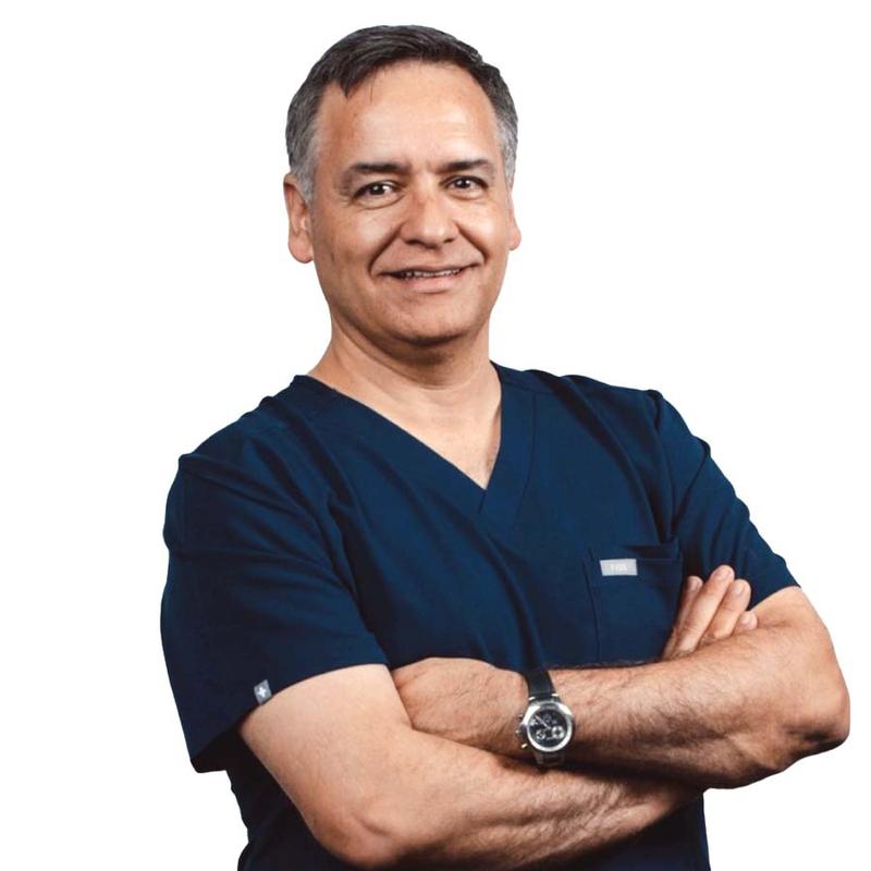 Dr. Arturo Martínez Gamboa, Especialidad en Cirugía General en Hospital CYNTAR Tijuana